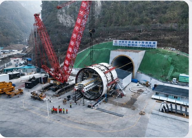 Single-shield TBM assembly at the tunnel portal, Yinjiang–Buhan Water Diversion Project Bid Section 5-1